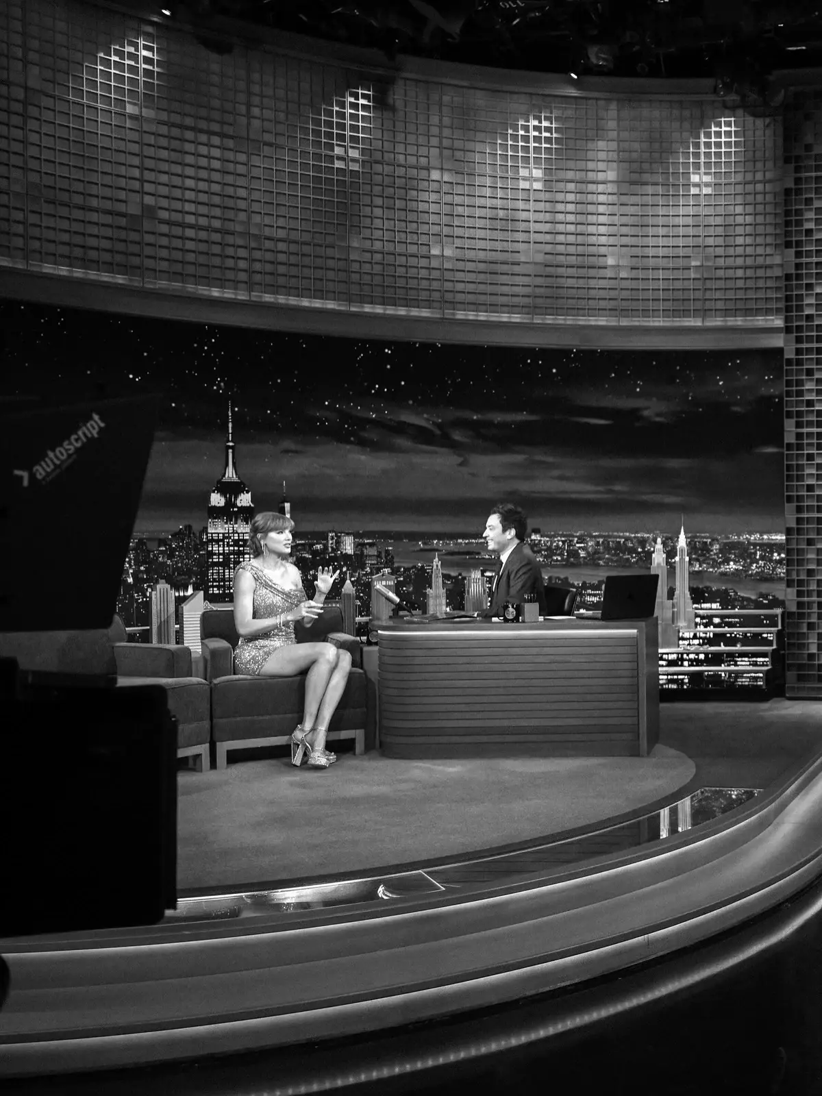 TAYLOR-SWIFT-THE-TONIGHT-SHOW-STARRING-JIMMY-FALLON-10-06-2025-12-.webp