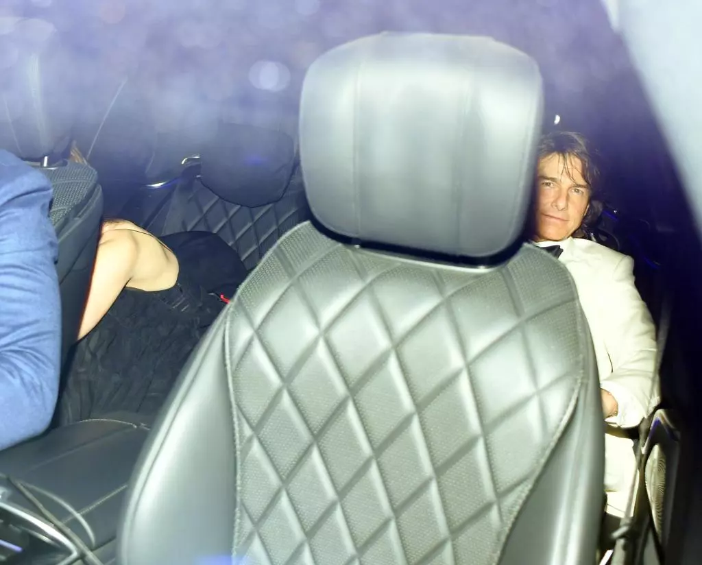 tom-cruise-ana-de-armas-103802126.webp