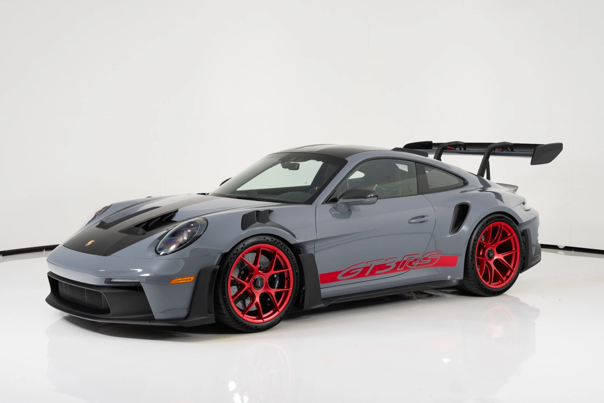 Used-2023-Porsche-911-GT3-RS-1711212291.webp