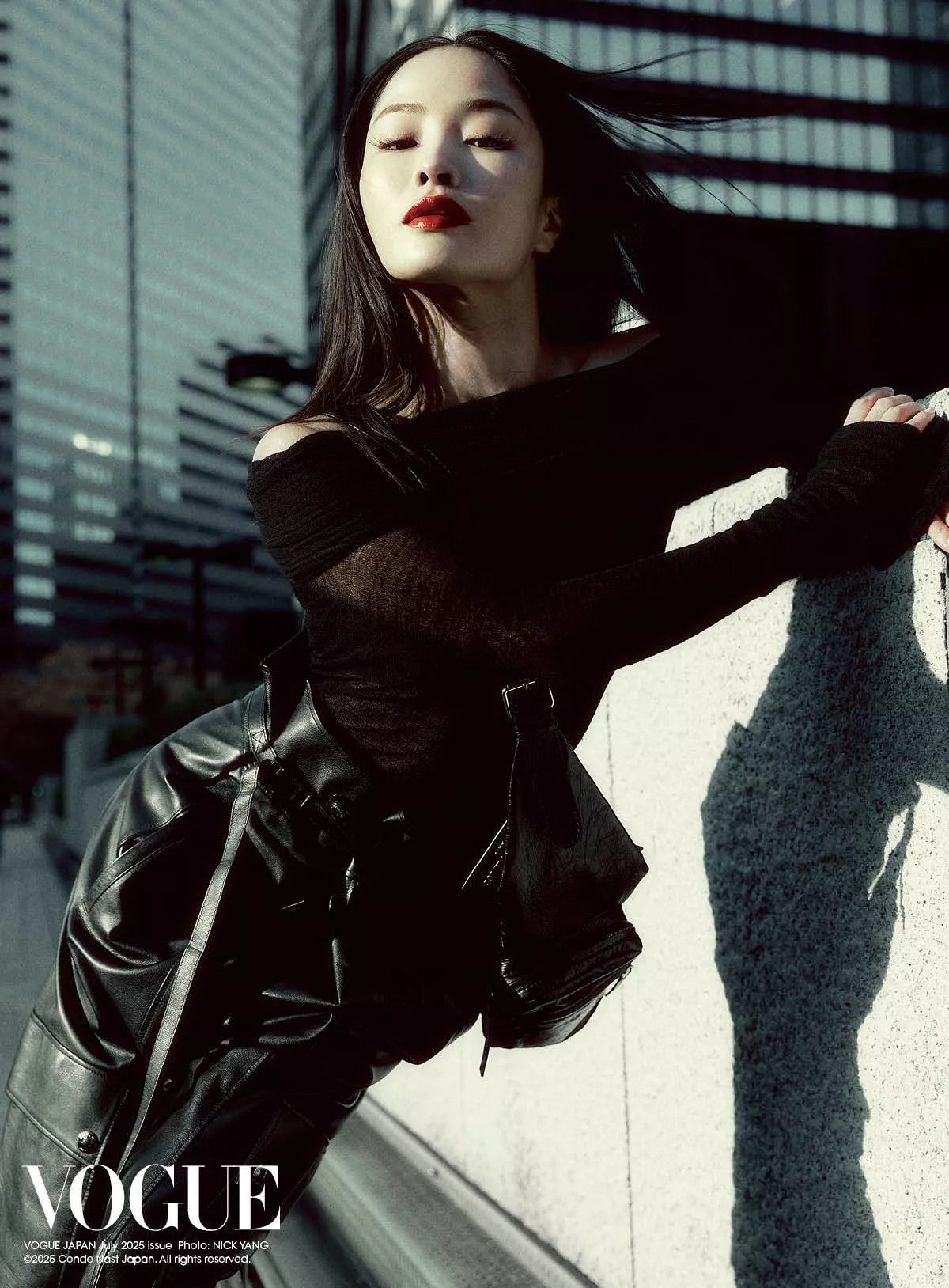 vogue_20japan_anna_20sawai_nick_20yang_VJ311_SAWAI_WEB_1200-1628-7.webp