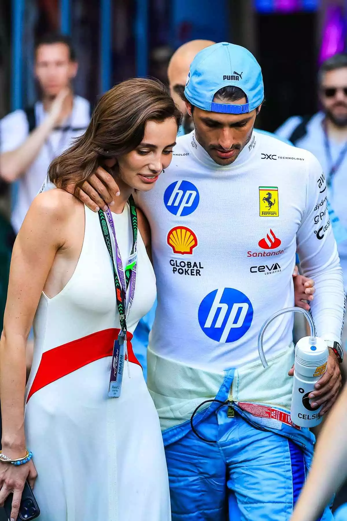 Who-Is-Carlos-Sainzs-Girlfriend-5-Things-to-Know-About-Rebecca-Donaldson-2.webp