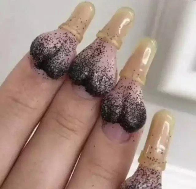 y-ballsack-nail-art-tho-v0-okgeac9q9fga1.webp