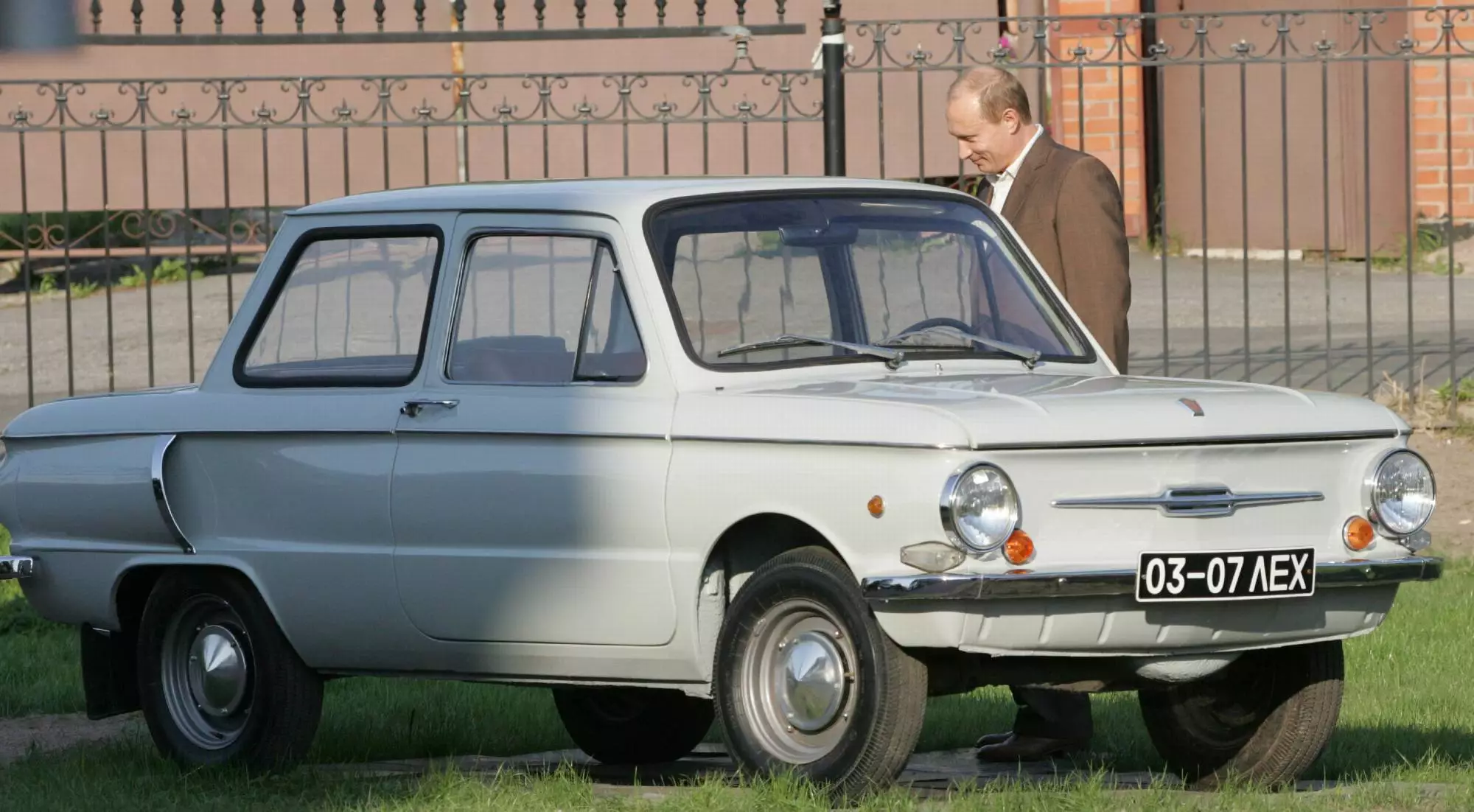 ZAZ-968-con-Putin.webp