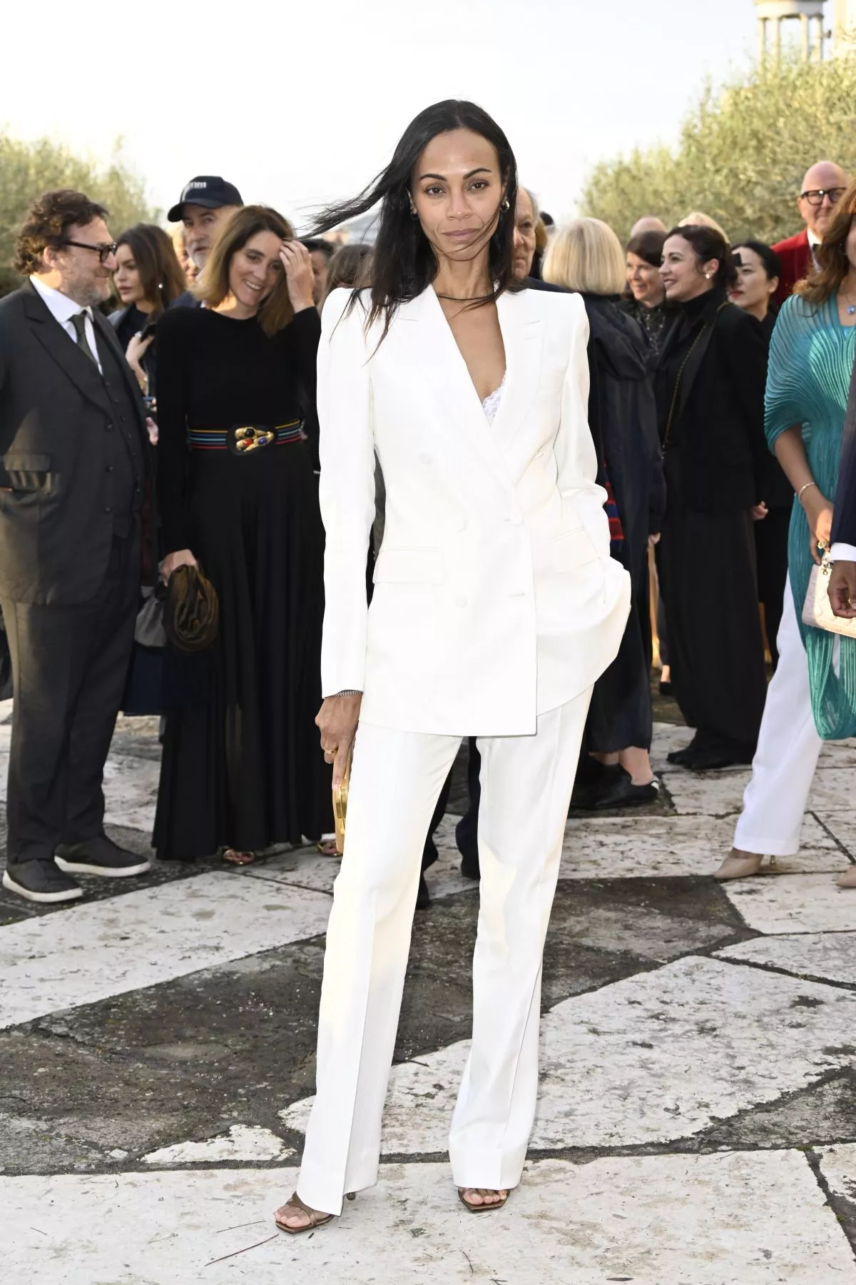 zoe-saldana-at-amyn-aga-khan-61st-biennale-of-venice-international-art-exposition-at-pinault-...webp