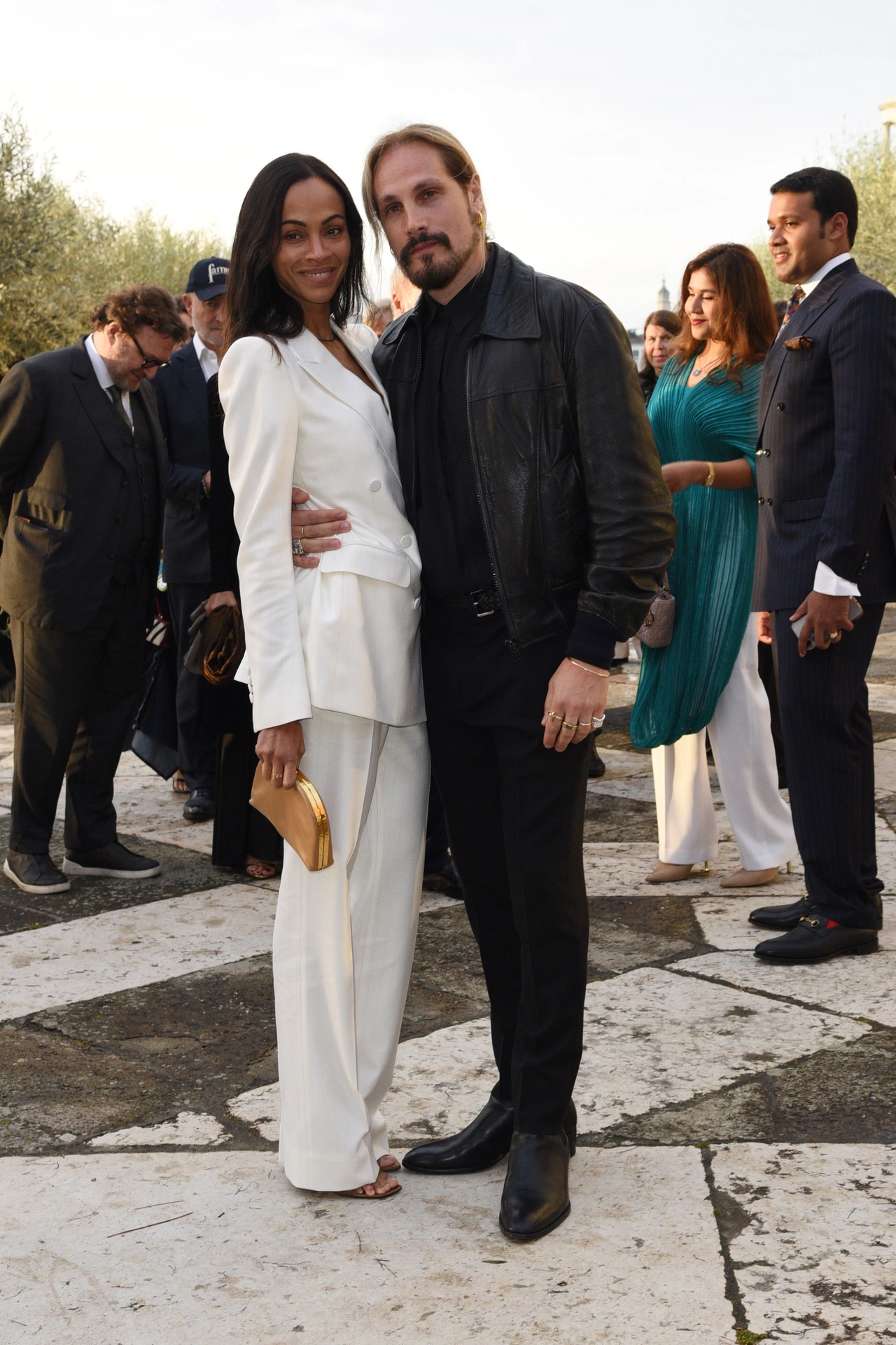 zoe-saldana-shines-at-amyn-aga-khans-61st-venice-biennale-art-exhibition-23604104621.webp