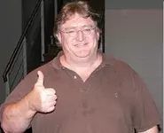 55899_2_gabe-newell-holding-reddit-ama-tomorrow.jpg