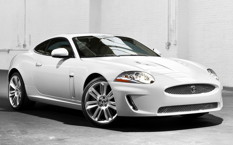 2009-jaguar-xkr-coupe.jpg