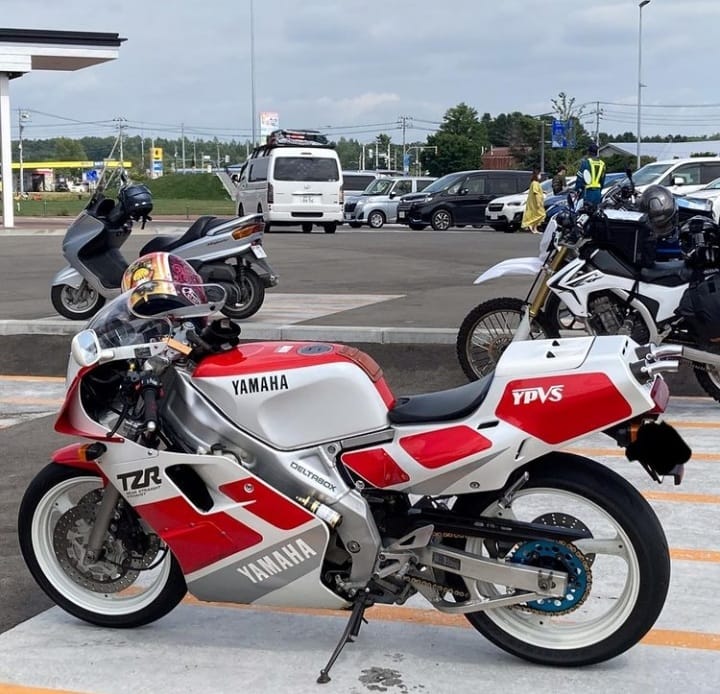 EG92jm9.jpg