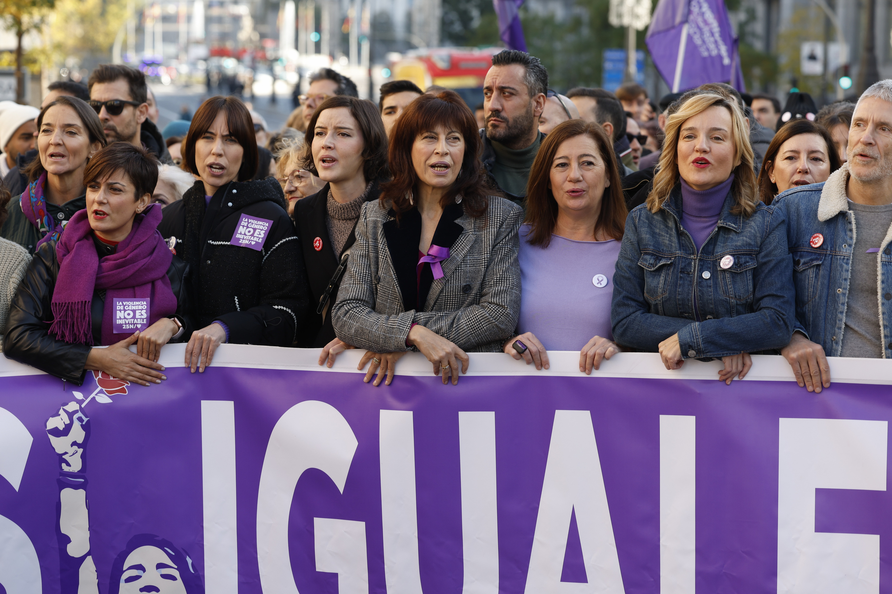 https://e00-elmundo.uecdn.es/assets/multimedia/imagenes/2023/11/25/17009118720397.jpg