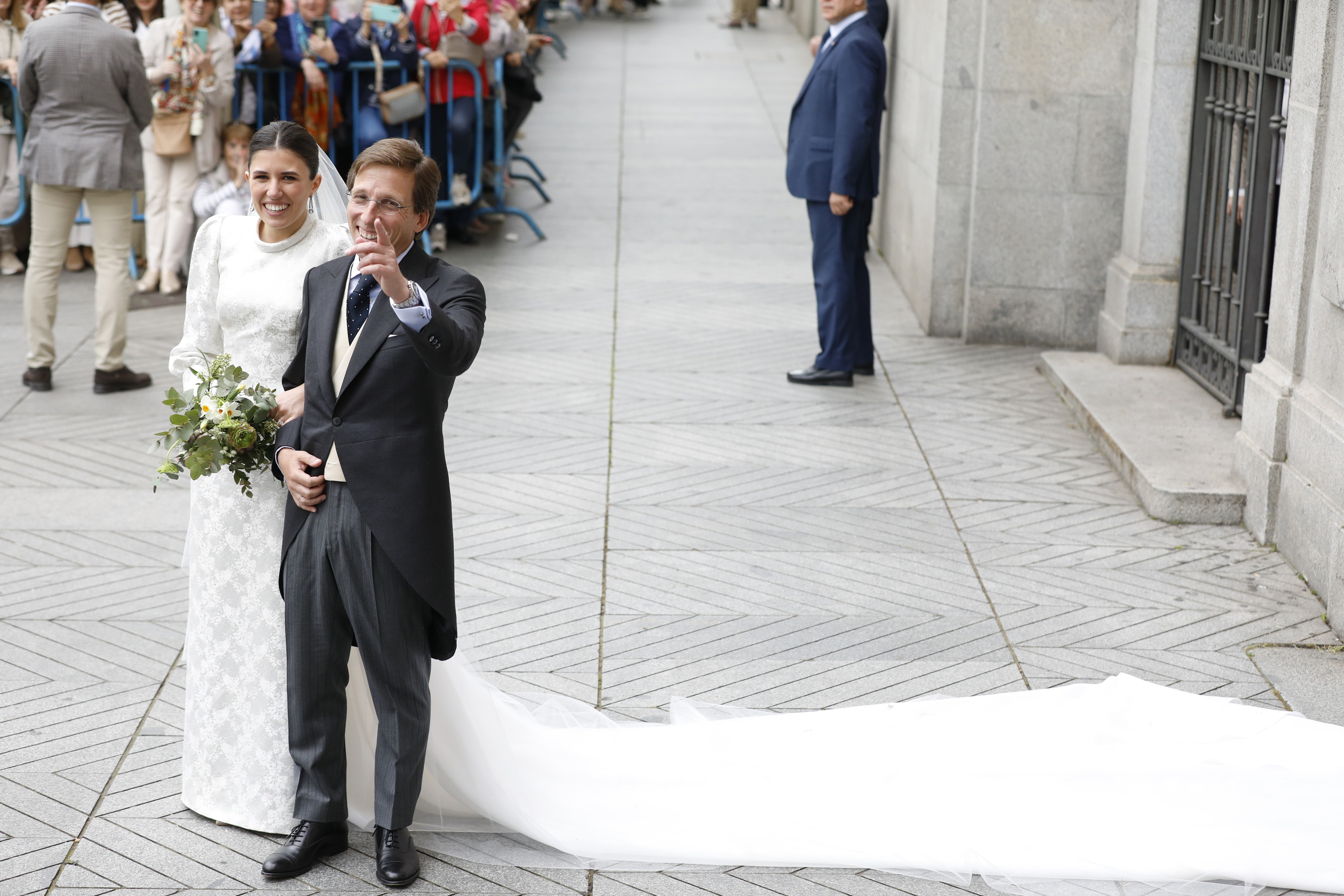 El alcalde de Madrid, Martínez-Almeida, junto a su mujer, Teresa Urquijo.